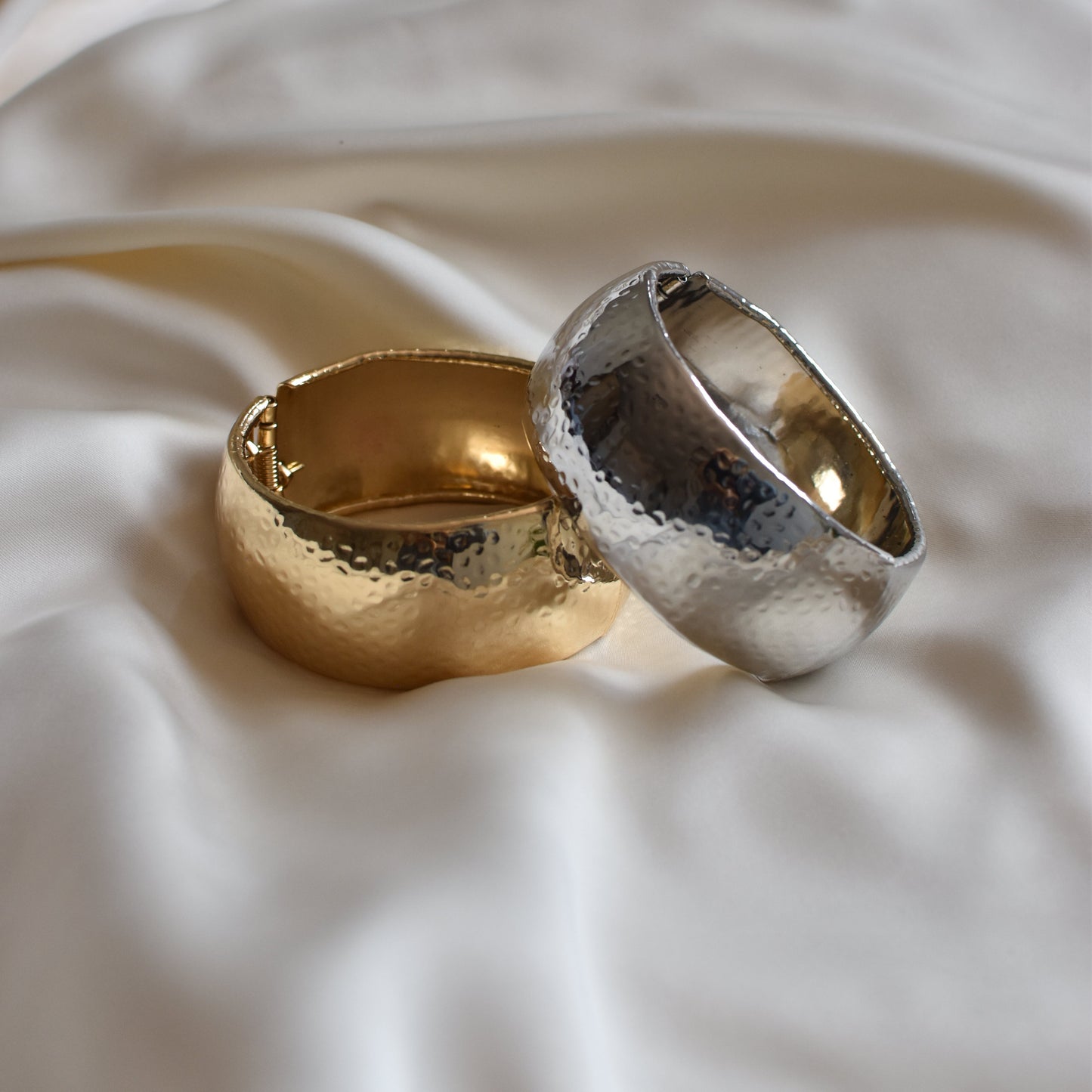 Hera Bangle