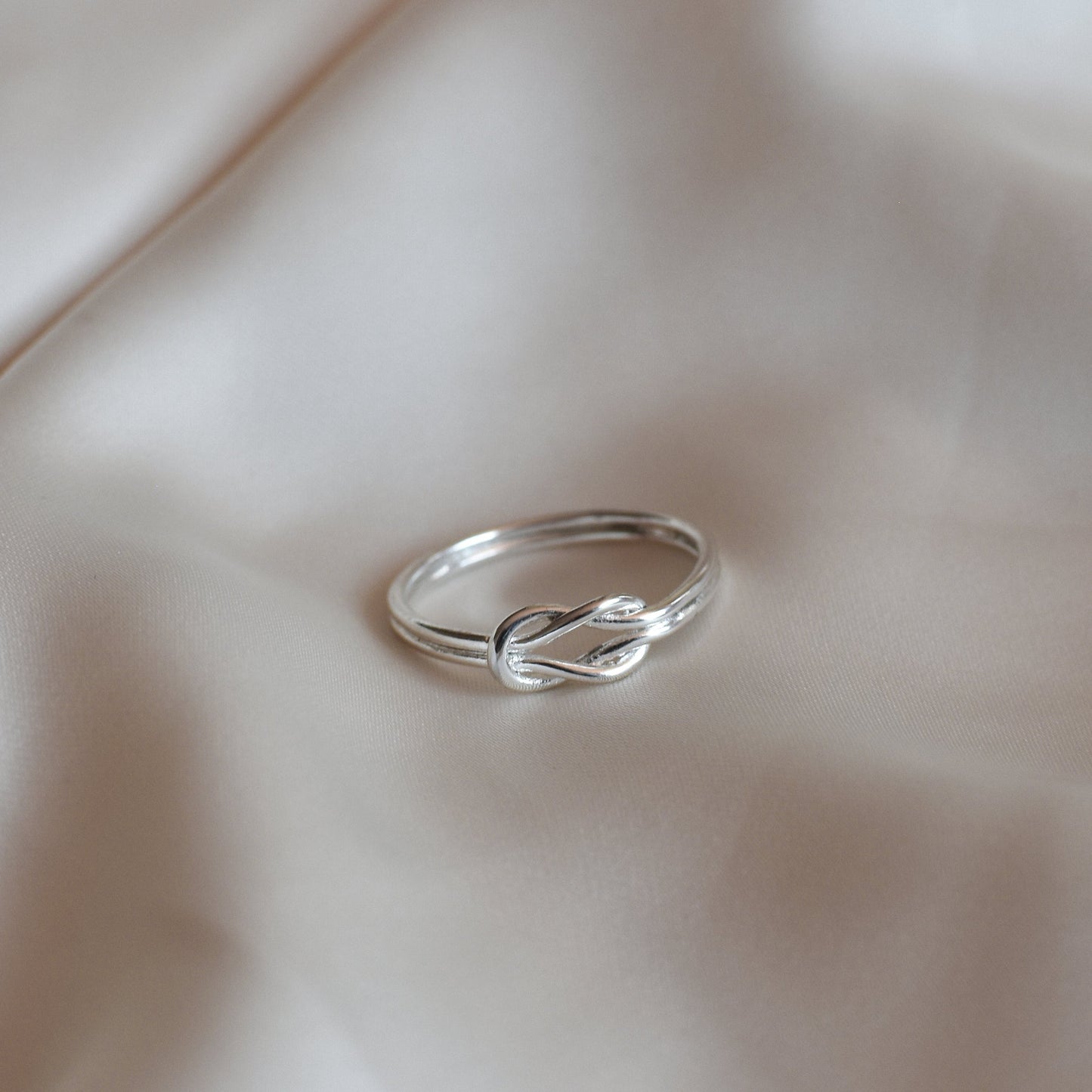 Knot ring