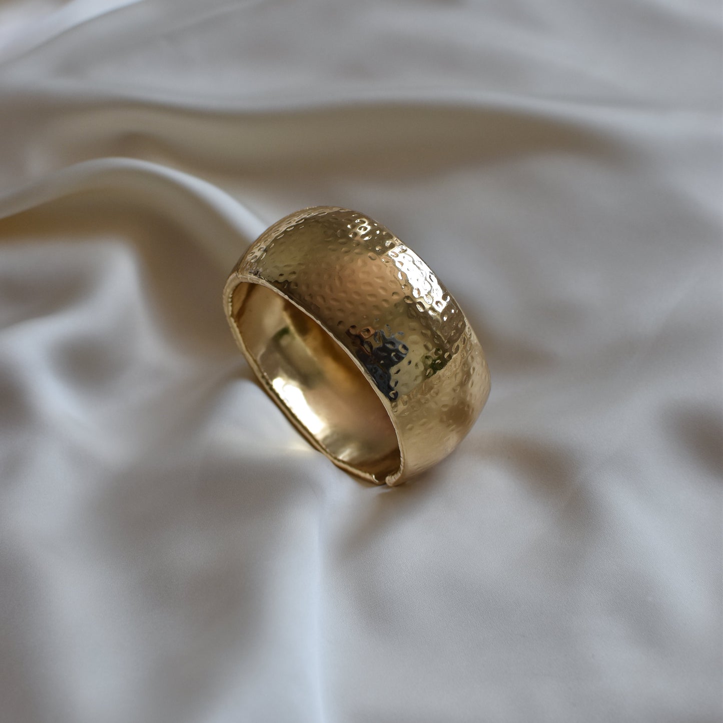 Hera Bangle