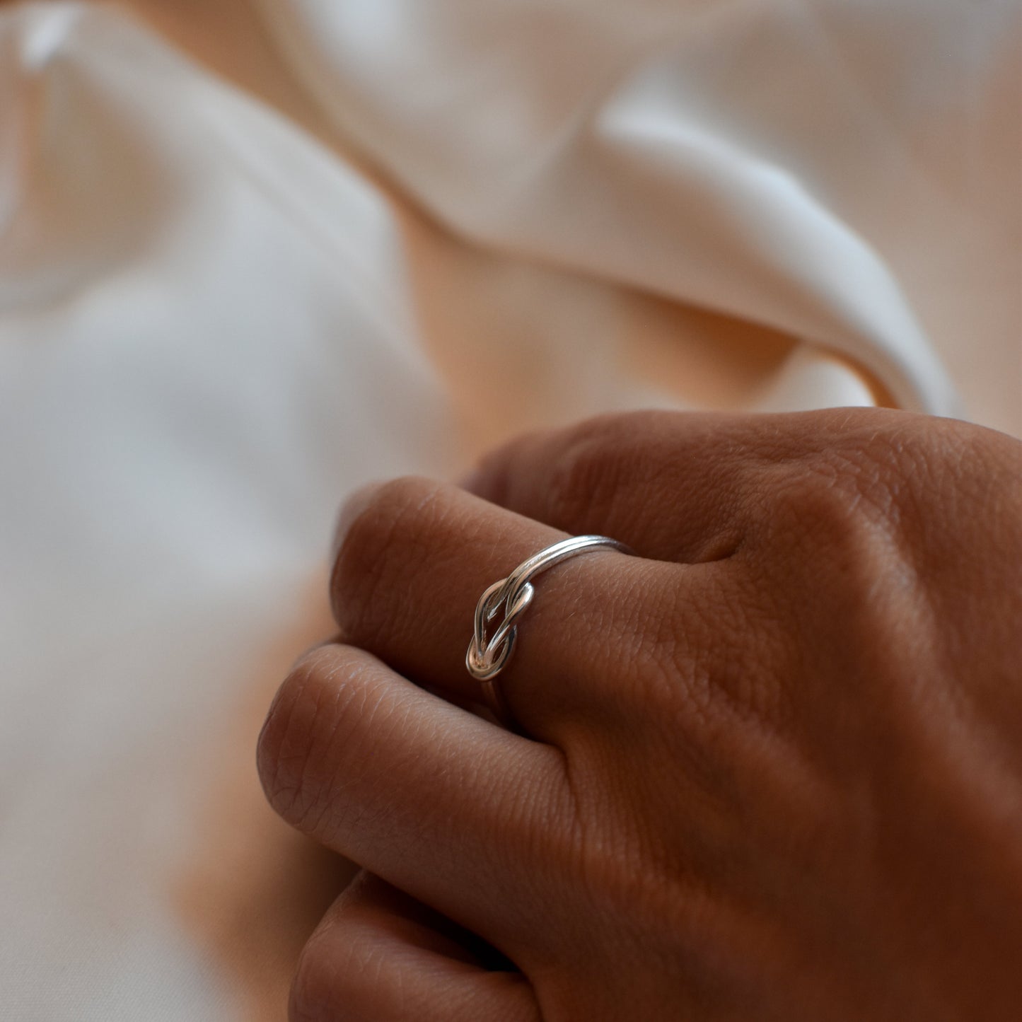 Knot ring